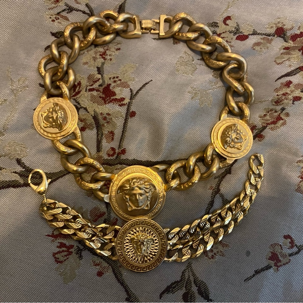 VERSACE MEDUSA CHAIN NECKLACE AND BRACELET SET!!!